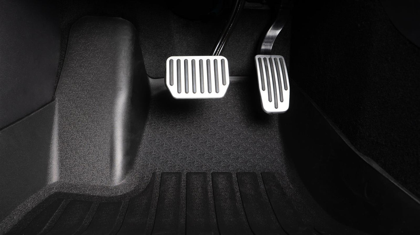 Houd je Tesla-interieur schoon — wat er ook op je schoenen zit