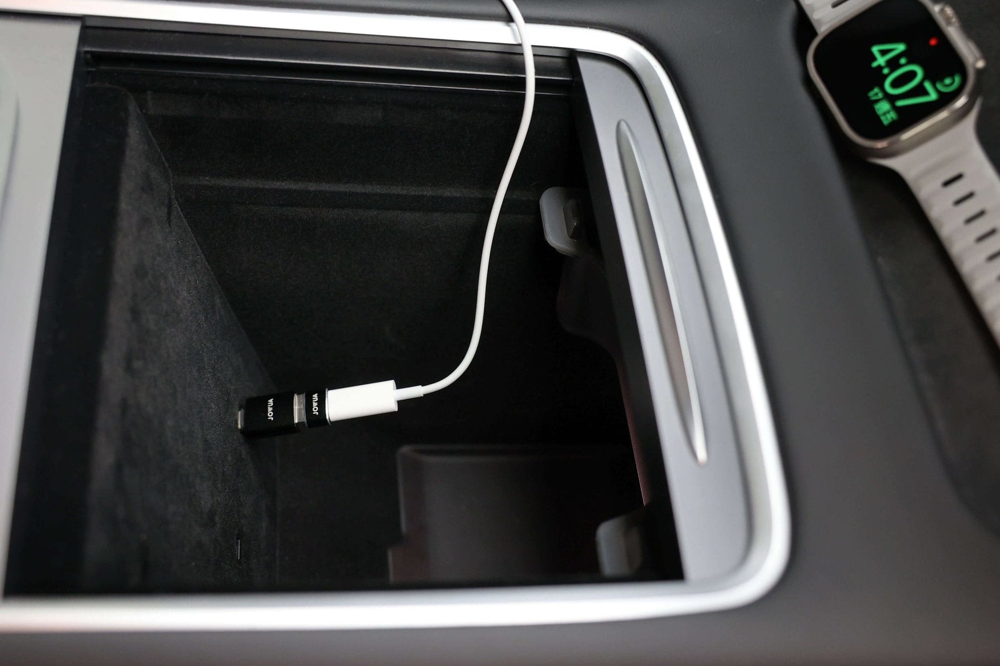 Apple Watch Tesla Charging Kit-2