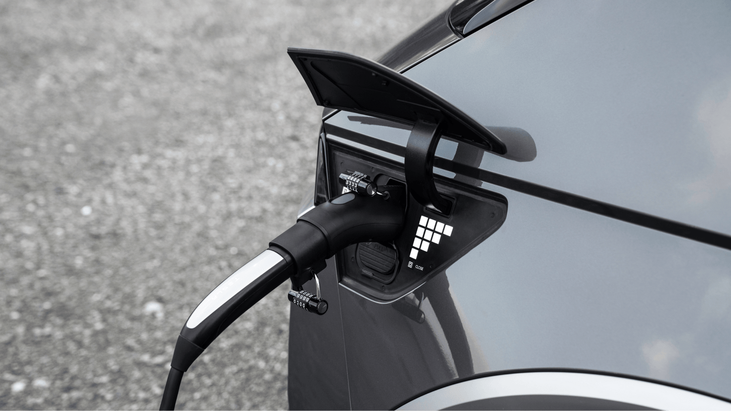 Laad je Tesla overal op — ook bij laadpalen zonder NACS-aansluiting