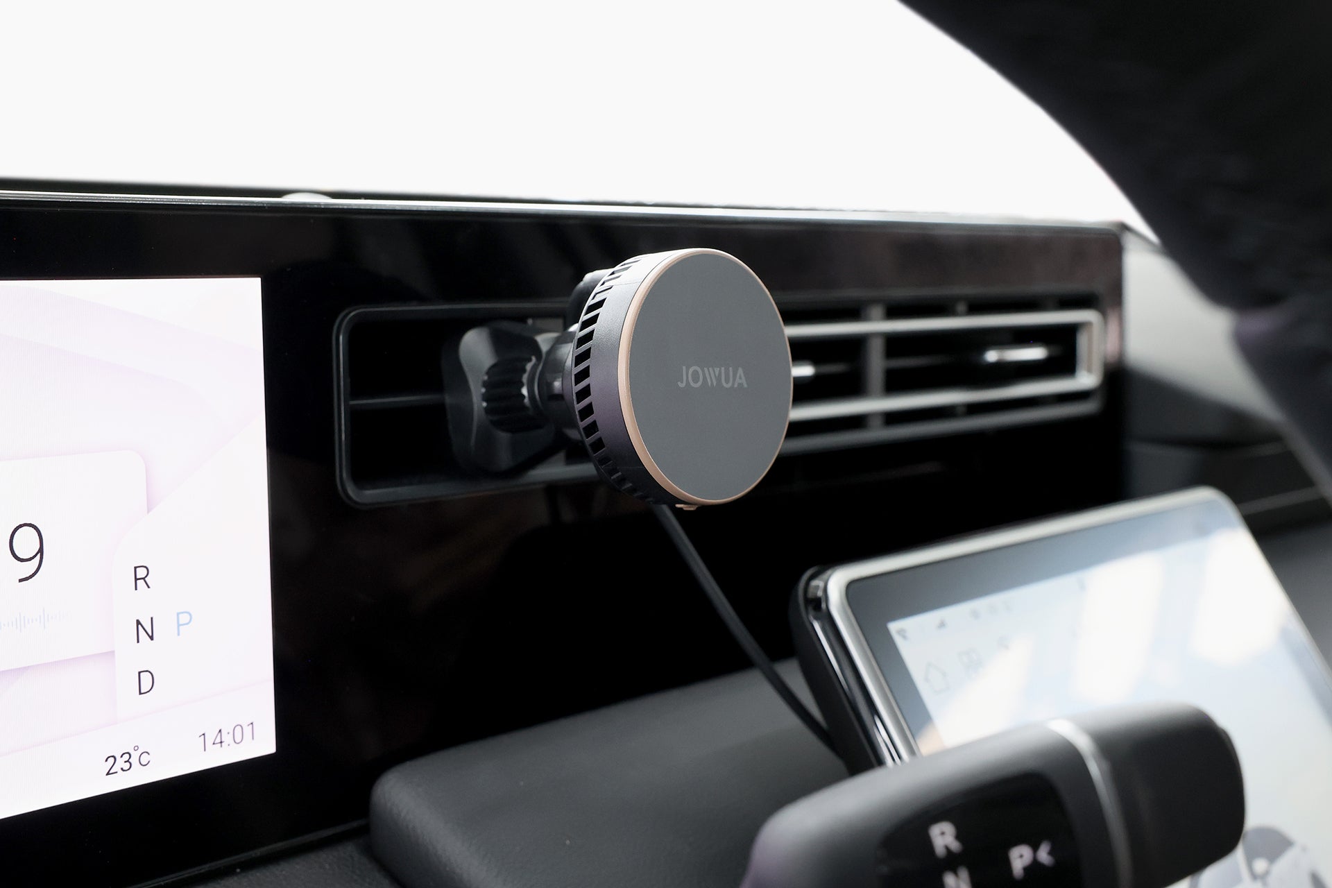 Active Cooling Universal MagSafe Car Mount for Air Vents-2