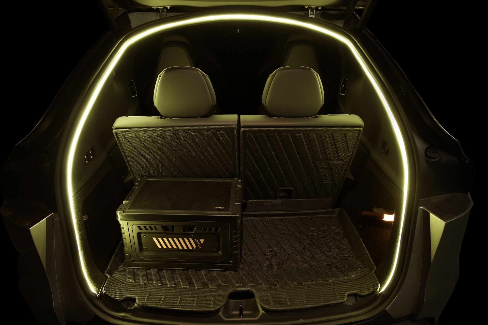 Tesla Model Y L (2026+) Trunk Ambient Light - USB-C LED Strip-4