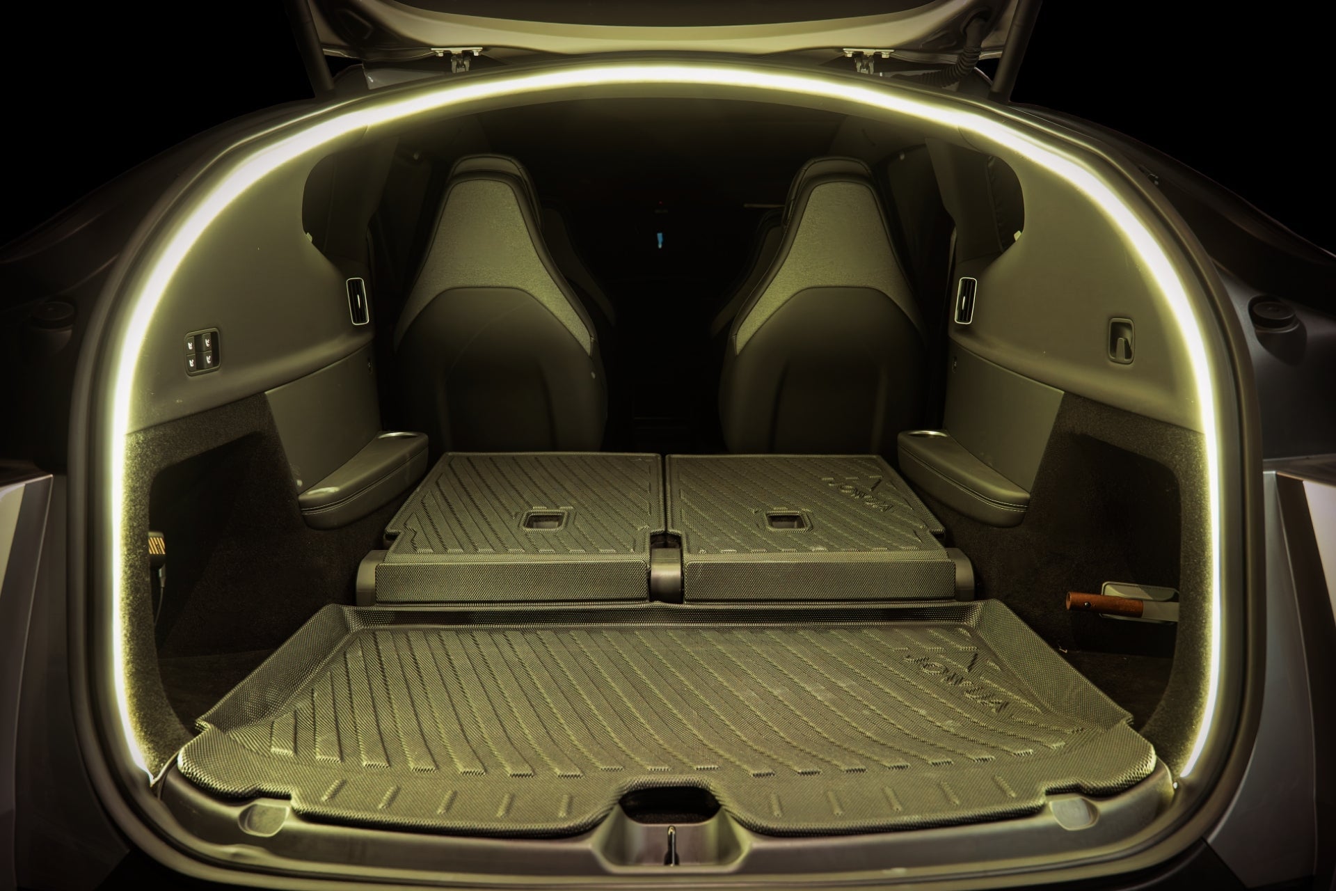 Tesla Model Y L (2026+) Trunk Ambient Light - USB-C LED Strip-3
